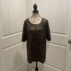 LulaRoe Gigi Black and Gold Top Size 3XL